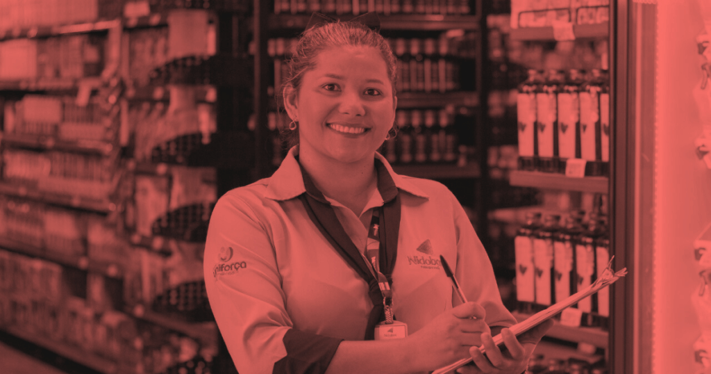 Por que as mulheres ganham menos, mesmo sendo mais qualificadas?